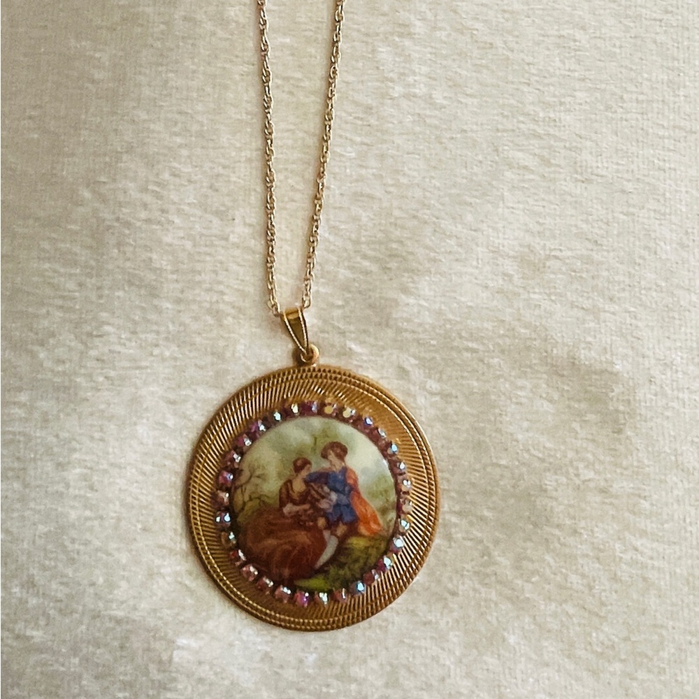 Vintage 40s German Courting Couple Gold Tone Cameo Pendant Necklace